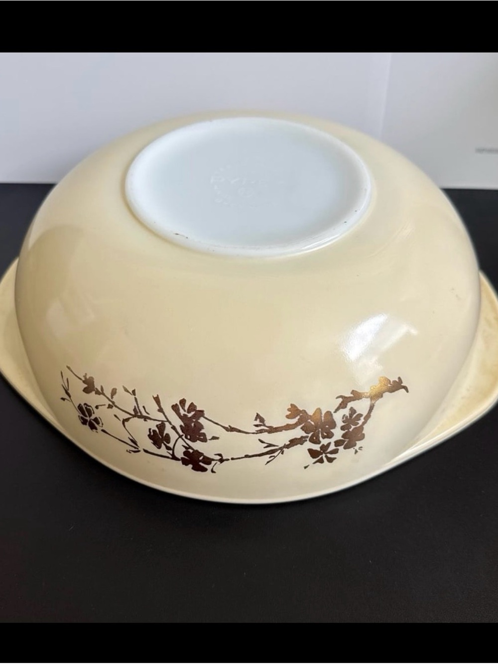 Pyrex 024 casserole -Golden Branch